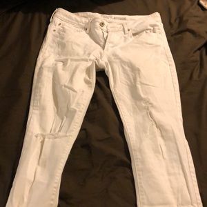 white denim levi jeans